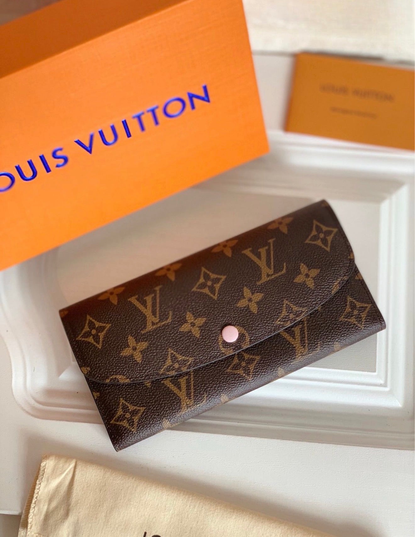 Louis Vuitton Emilie