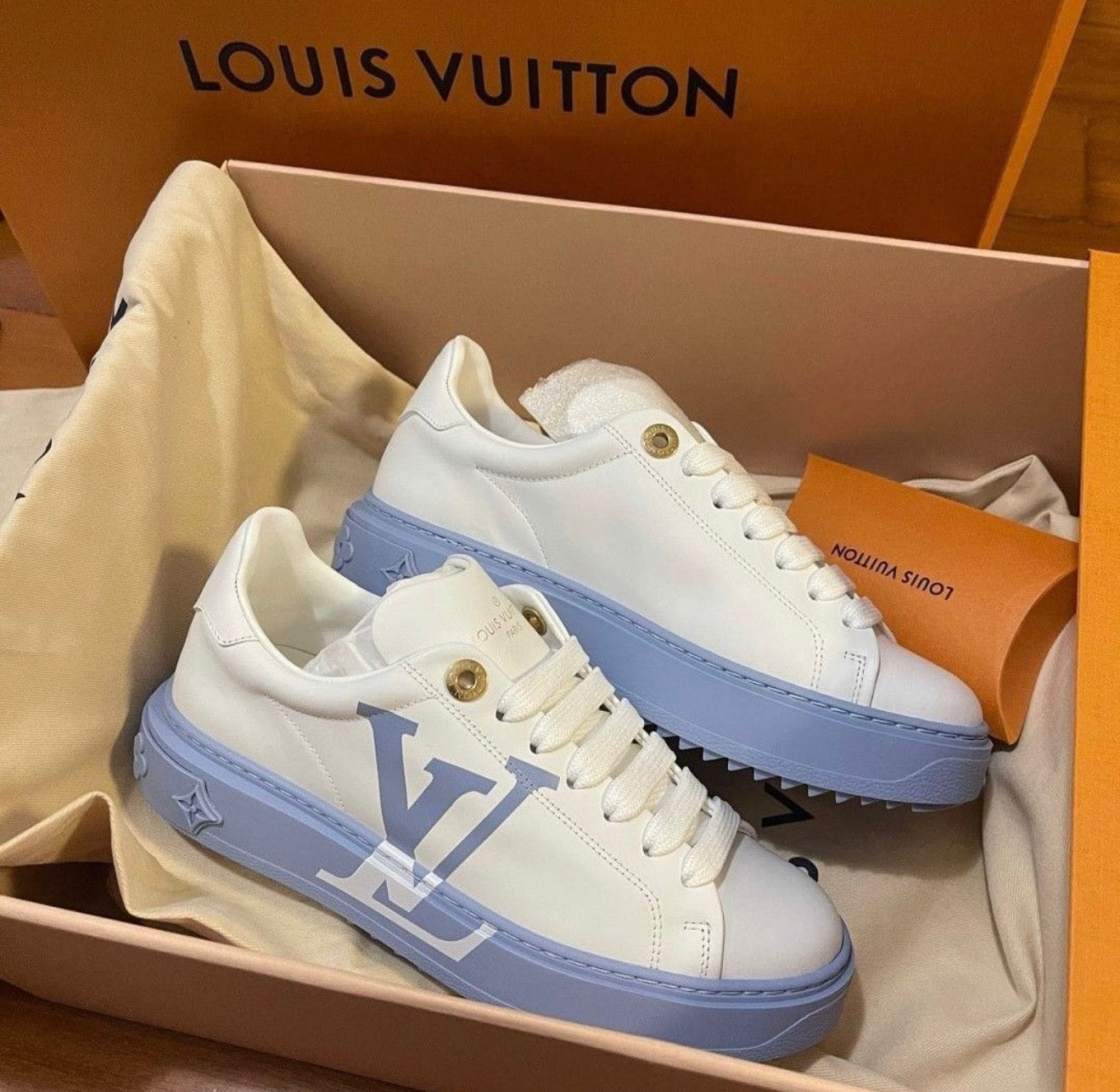 Louis Vuitton Time Out
