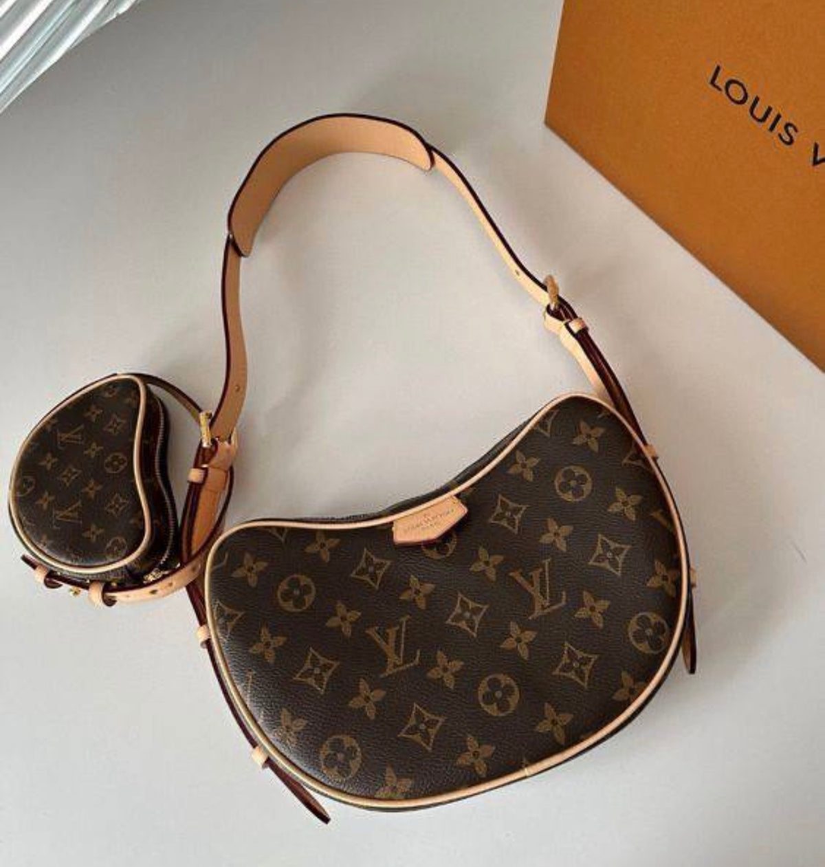 LV Croissant