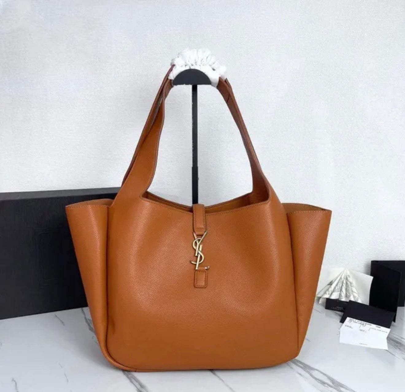 Saint Laurent Le 5 à 7 Bea