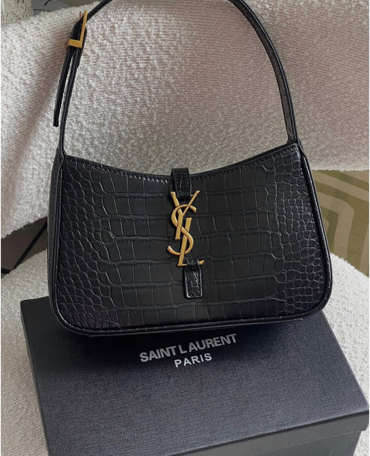 Saint Laurent Le 5 a 7