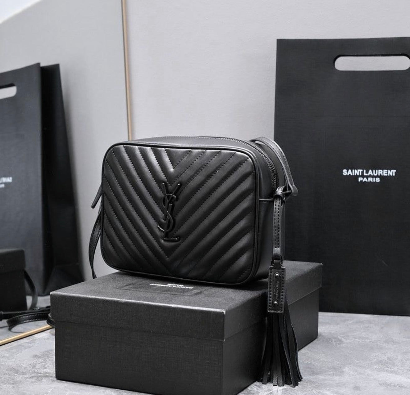 Lou Camera de Saint Laurent