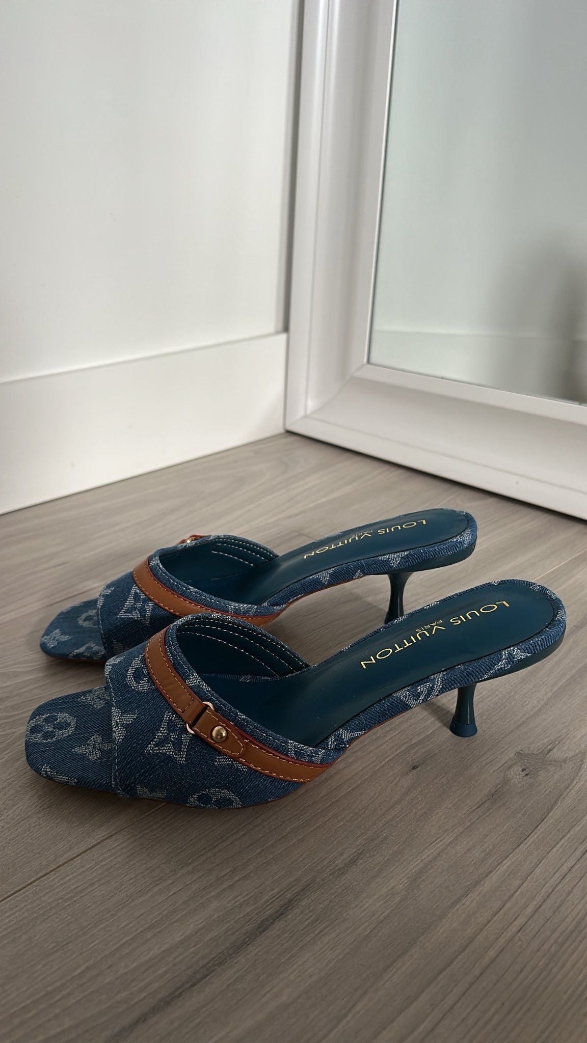 LV 6AM Mules
